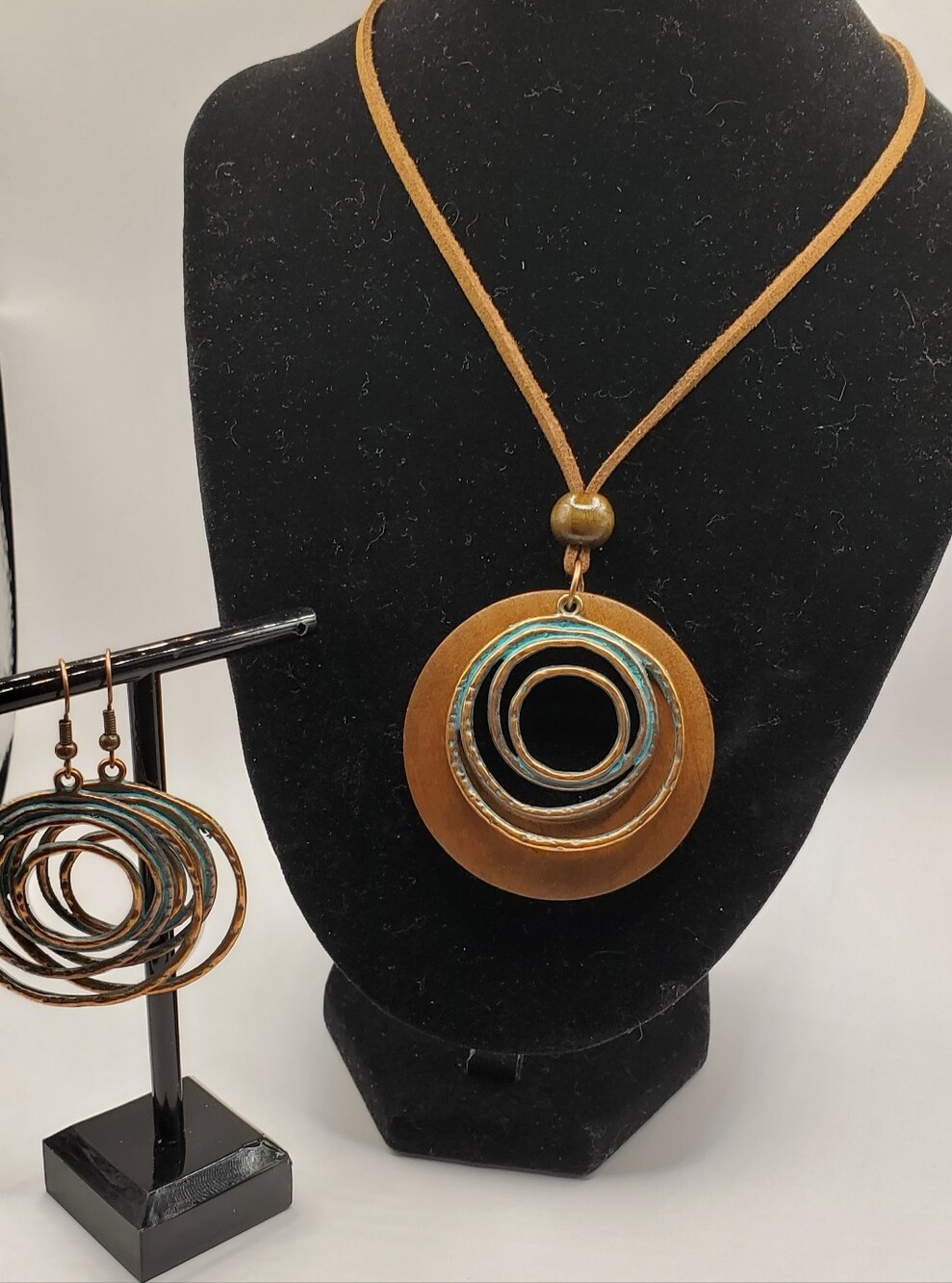 NEW BOHO ARTISAN WOOD & TEAL PATINA SPIRAL PENDANT NECKLACE WITH EARRINGS